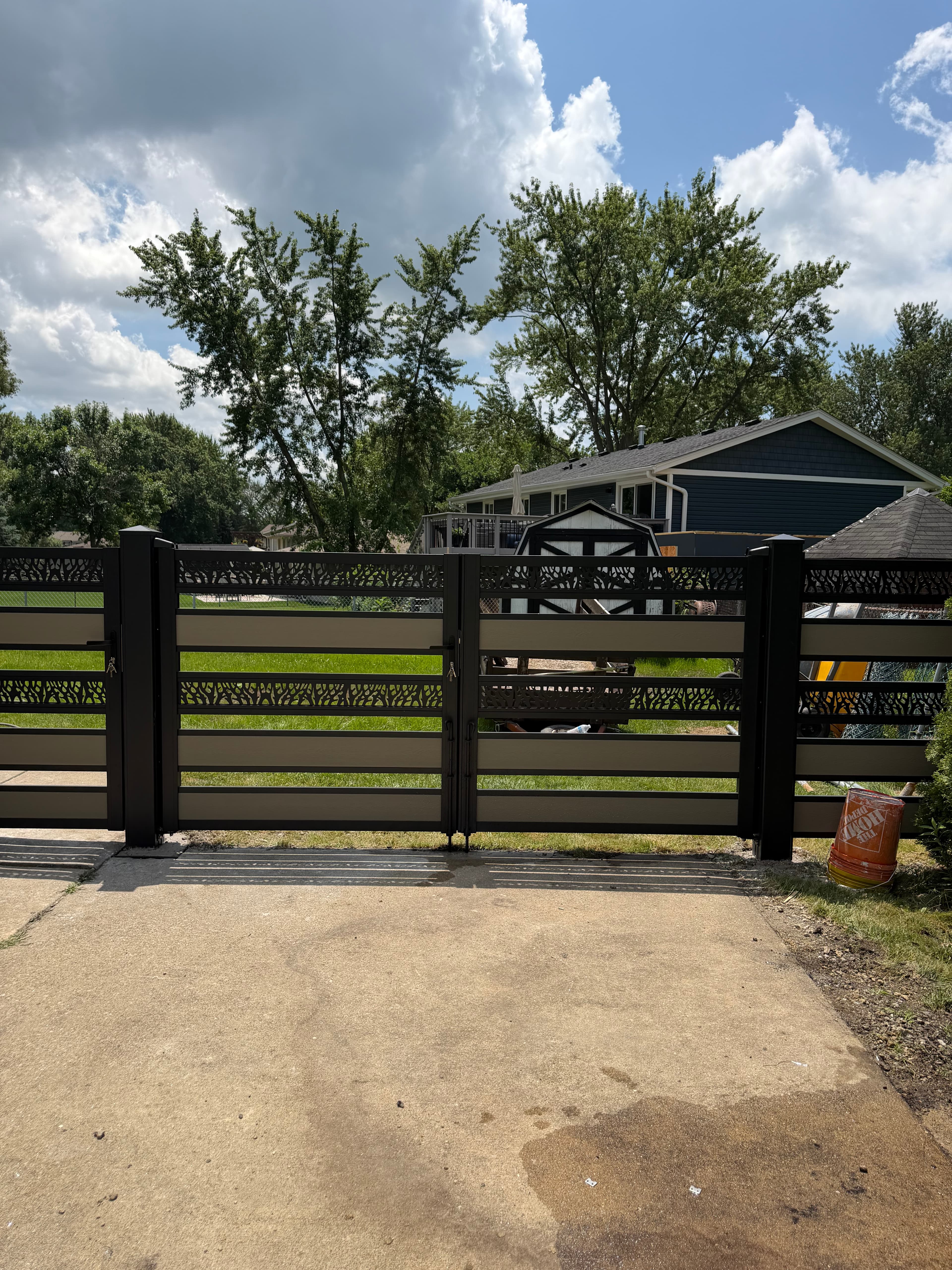 Classic Trellis — Storm Grey